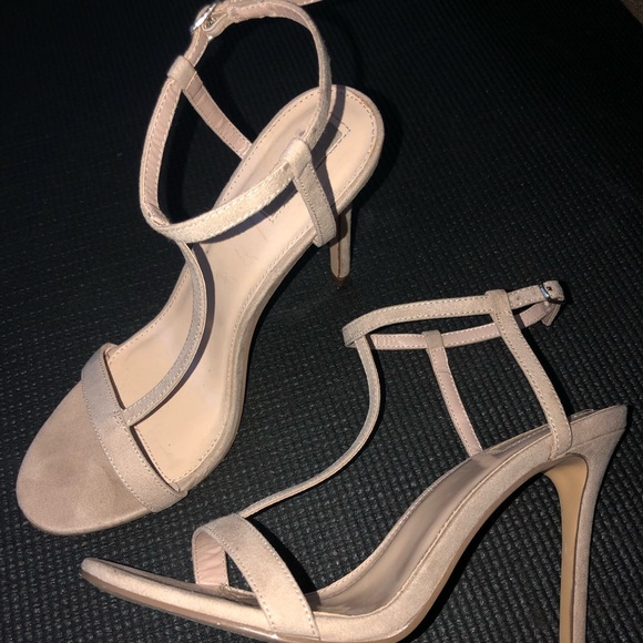 (SOLD) Nude heels - Picture 1 of 3